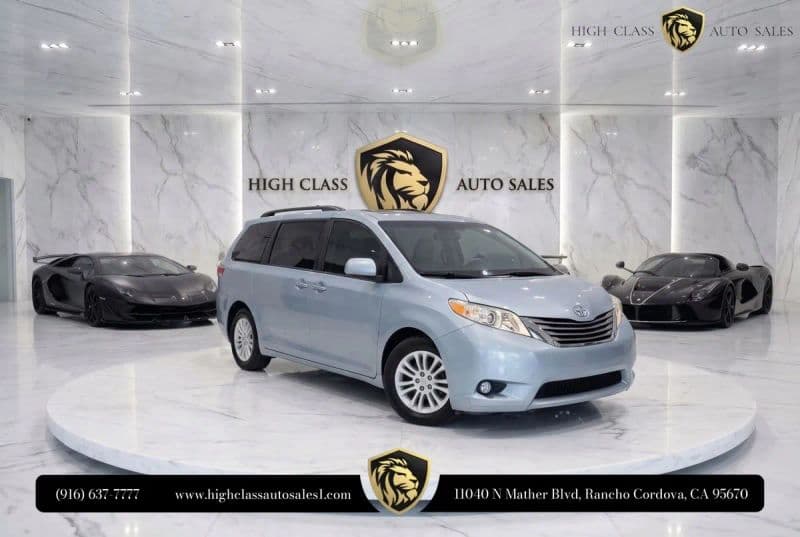 2016 Toyota Sienna XLE Premium Minivan 4D