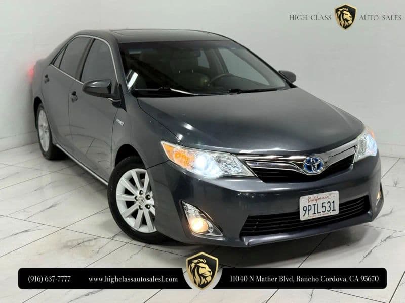 2012 Toyota Camry XLE Hybrid Sedan 4D