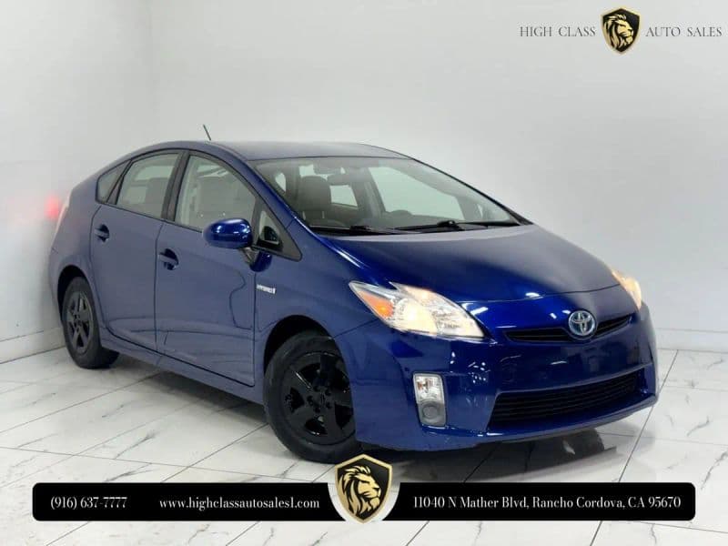 2010 Toyota Prius III Hatchback 4D
