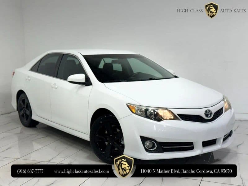 2013 Toyota Camry SE Sedan 4D