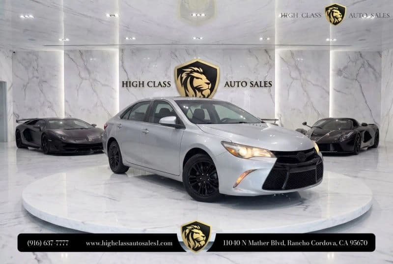 2017 Toyota Camry SE Sedan 4D