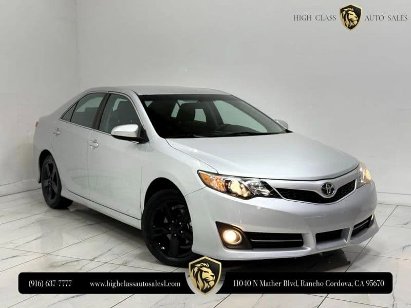 2014 Toyota Camry SE Sedan 4D